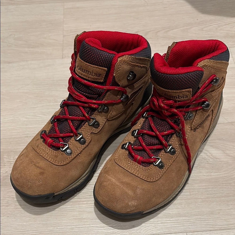 Columbia Women’s Brown Hiking Boots